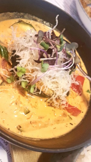 veganes Thai-Curry scharf