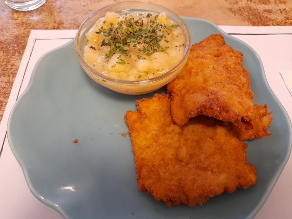 Wiener Schnitzel vom Schwein - Stadtheuriger Weinschwein - Eisenstadt