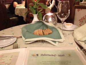 Gedeck: Liptauer, Weißbrot, Körndlbrot - Hotel Hubertushof - Anif