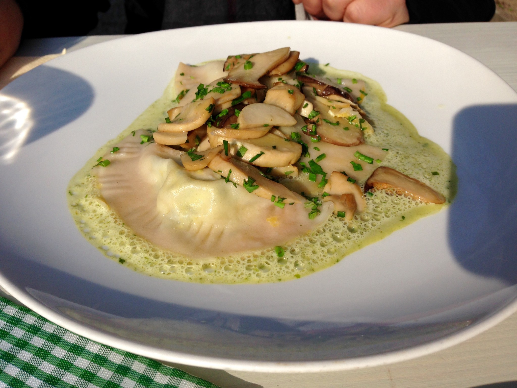 Bärlauchtaschen mit Steinpilzen - Spaetrot - Gumpoldskirchen