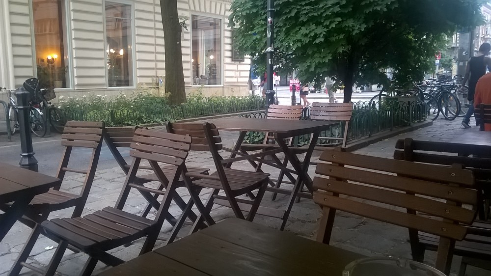 Die Lenaugasse ist eine Wohnstraße - Blauensteiners Gasthof Zur Stadt Paris - Wien