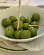 Oliven als Gedeck - mangia e ridi - Wien