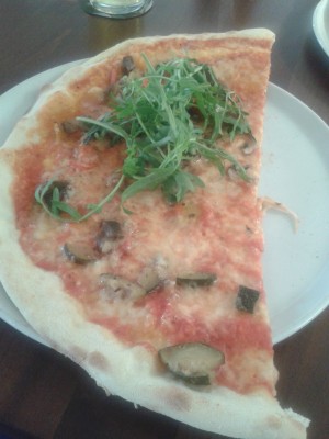 Pizza Vegetariana - L'Osteria - Graz