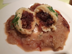 Grammelknödel kleine Portion 9,50 - Knödel zu weich, Grammeln geschmacklos, ... - Glacis Beisl - Wien