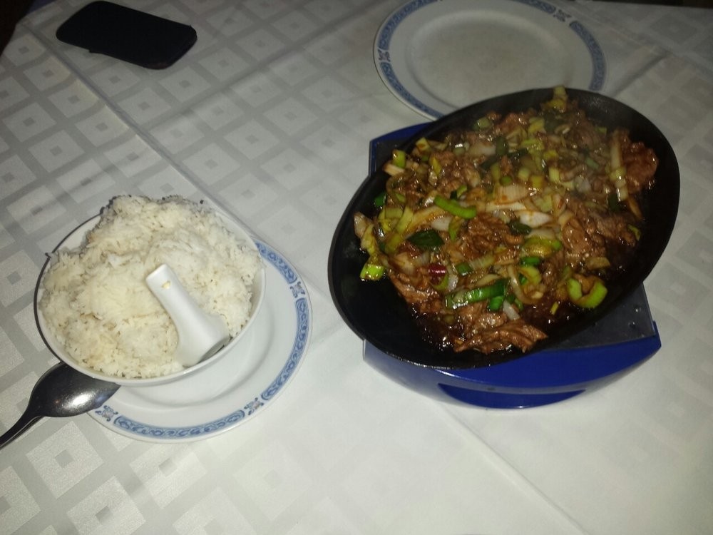 Rindfleisch mit Porree Zwiebel und Knoblauch - China-Restaurant Hui-Feng - Wien