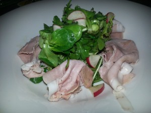 Salat mit Radieschen und Beinschinken vom Thum
