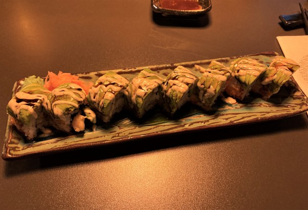 Dragon Roll (Avocado, Tempura Garnele, Tobiko, Trüffelmayo, Unagi Sauce) - Toshi - Graz