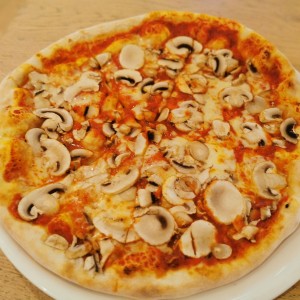Pizza Funghi 08/2019 - Vapiano Donauzentrum - Wien