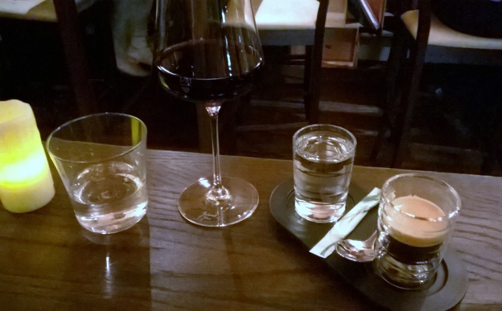 So ein Glasl Rioja, samt einem recht guten Espresso um Mitternacht, kann ... - Bolena – Osteria Austria und Eventlocation - Wien