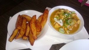Chicken Curry mit Chips (statt Reis)