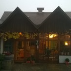 Der Steinberghof im Nebel - STEINBERGHOF Weingut Firmenich - Berghausen