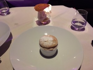 Zimt - Soufflé
mit Calvados Äpfeln und Mascarpone