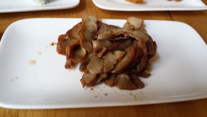 (Cha Shao Rou) gegrilltes süßes Schweinefleisch, die Farbe und das Anrichten ... - Koi - Wien