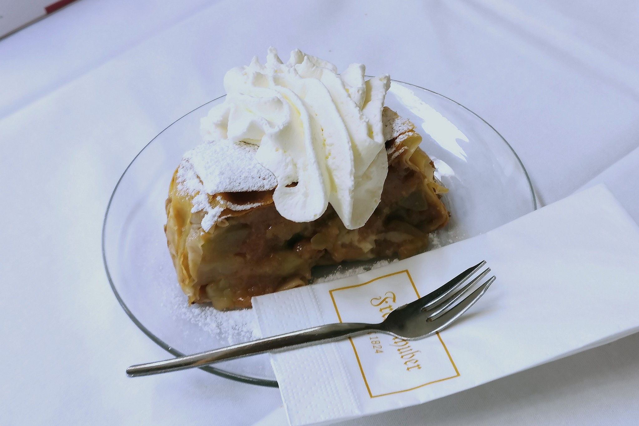 Cafe Frauenhuber - Apfelstrudel - überzeugte nicht wirklich - Cafe Frauenhuber - Wien