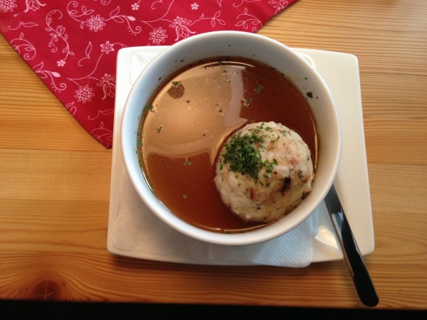 Speckknödelsuppe - Panoramarestaurant Choralpe - Westendorf