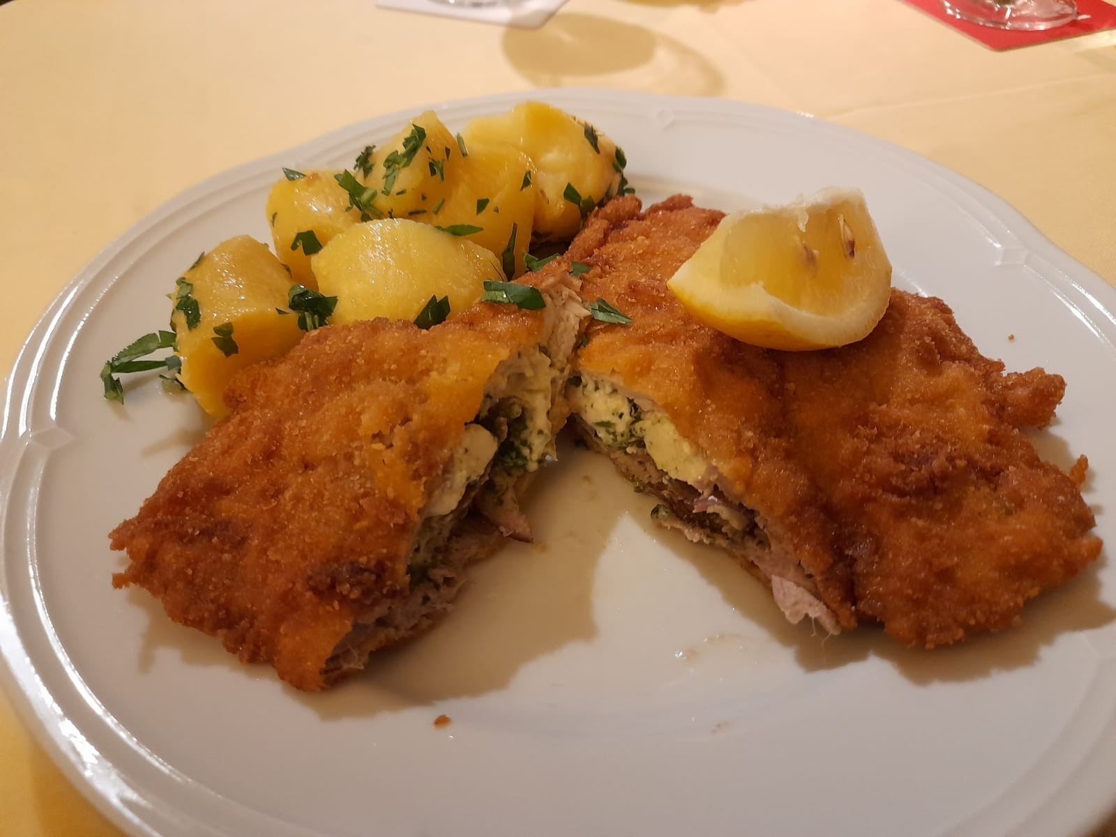 Bärlauch Cordon Bleu - Landgasthof "Zum schwarzen Adler" - Altenmarkt / Triesting