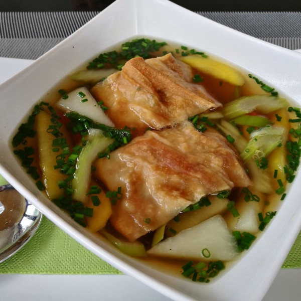 Suppe mit Fleischstrudel - Wirtshaus Dahoam - Bruck an der Mur