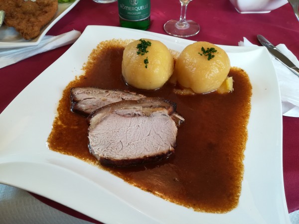 Schweinsbraten mit "Gummiknödel" - Desperados - Schmankerl Treff - Schwarzenau