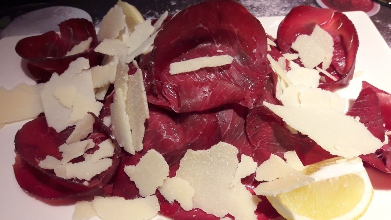 Bresaola, der Rucola ist gut versteckt. - Via Toledo - Wien