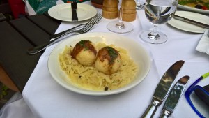 Grammelknödel mit Sauerkraut, die Betonung liegt aus sauer..... - Schreiner’s Gastwirtschaft - Wien