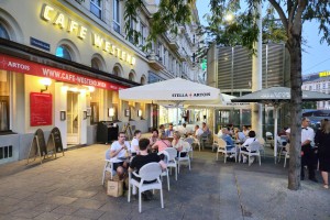 Café Westend - Straßenbereich abends - Café Westend - Wien