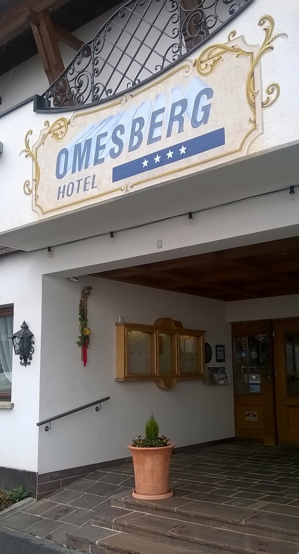 Da gehts rein..... - Restaurant Hotel Omesberg - Lech