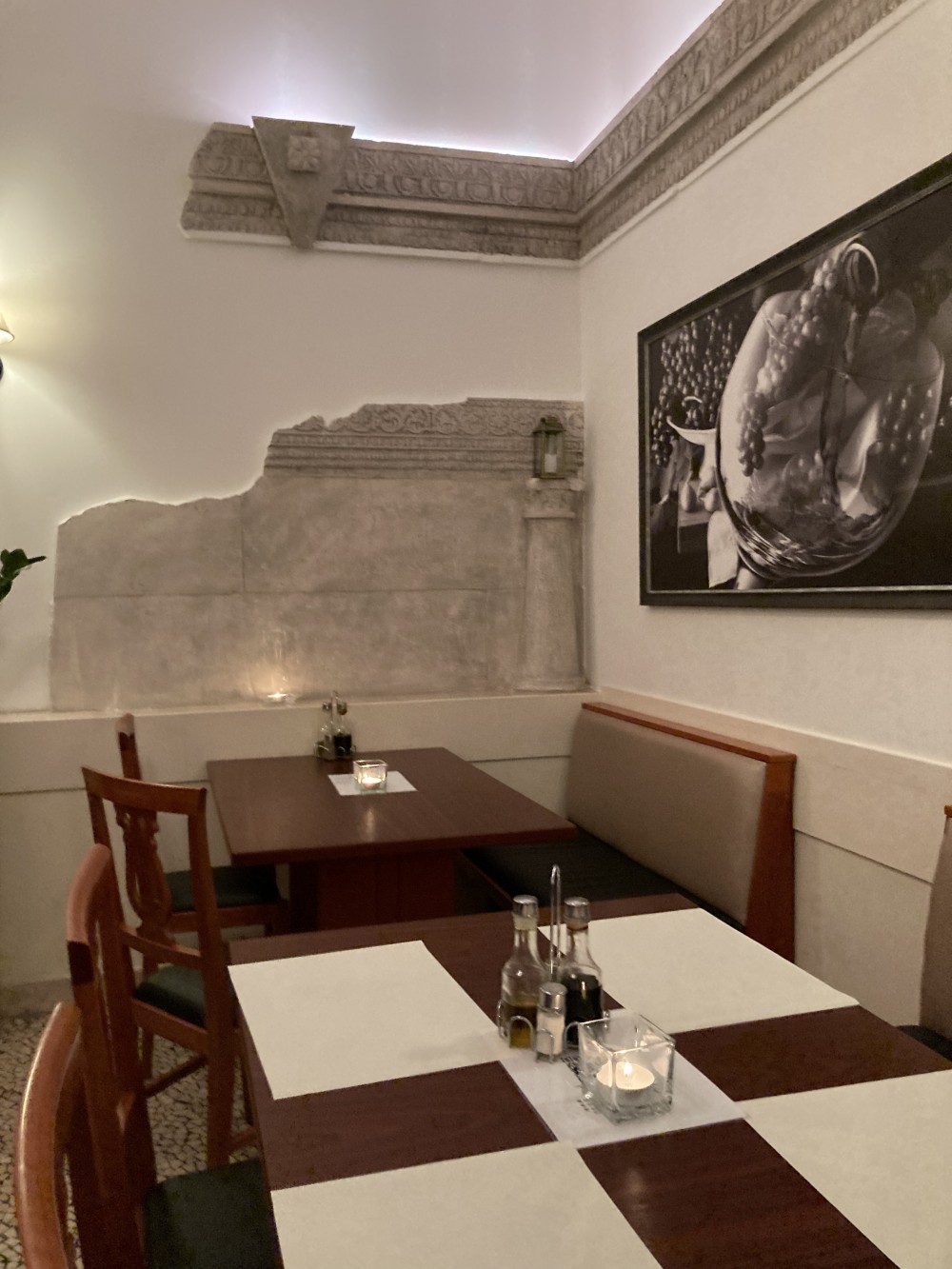 Plaka Restaurant & Weinbar – Der Grieche beim Graben - Wien