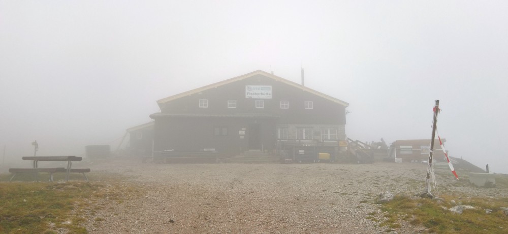 Die aus dem Nebel kam am 21.9.2016..... :-)
Für eine Bewertung reichts ... - Fischerhütte - Puchberg am Schneeberg