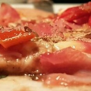 Pizza Diavolo Detail - Ristorante Pizzeria Scarabocchio - Wien