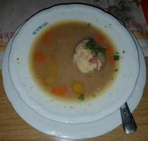 Ganslsuppe mit Bröselknödel - Restaurant Schwabl - Wien