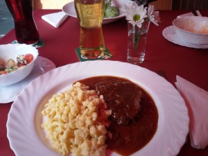 Mittagsmenue : Rindsschnitzel mit Zwiebelsauce und Eierspätzle
lecker ;-) - Gasthaus Adler - Klaus