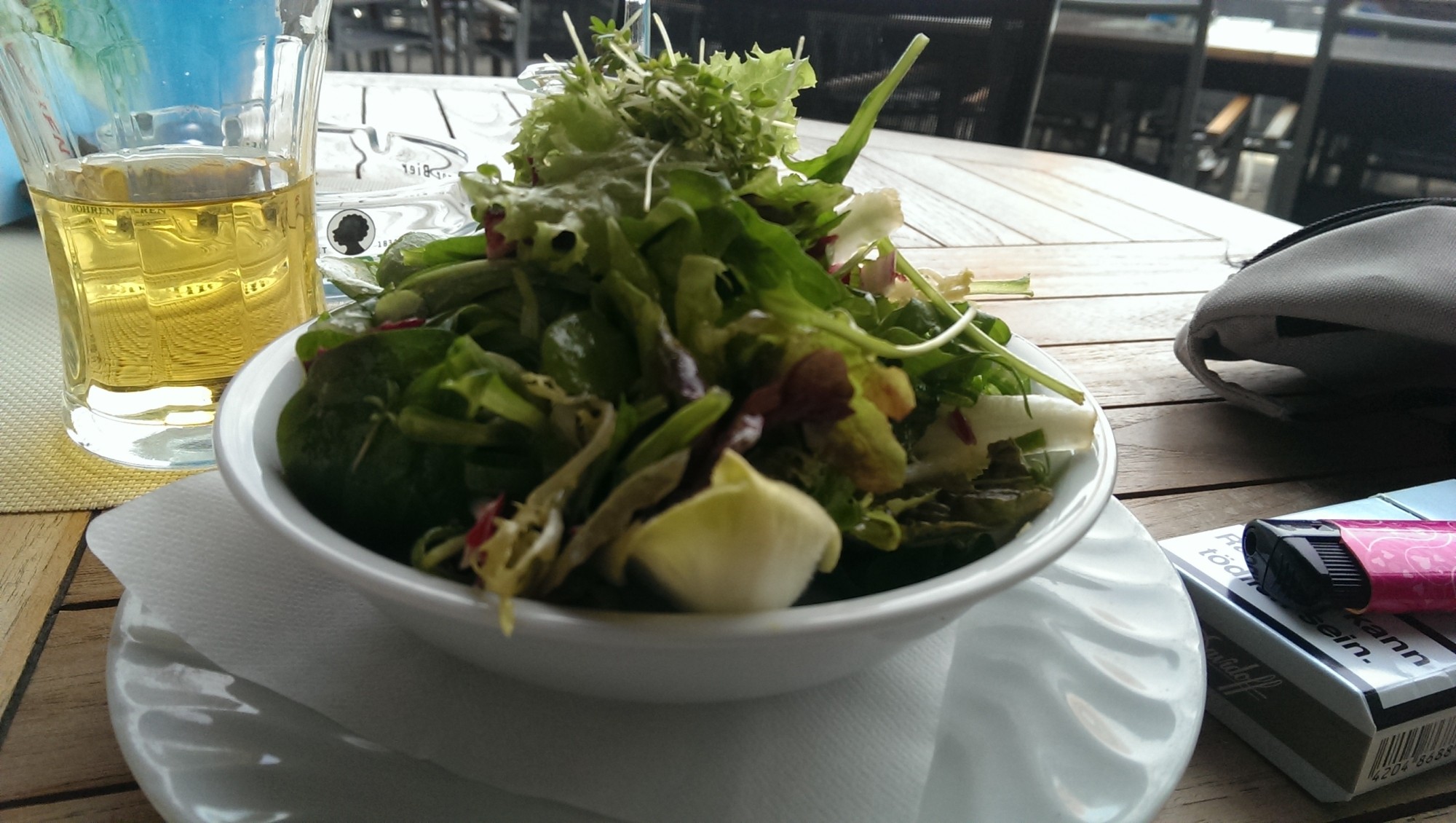 Der Blattsalat an Balsamico-Oliven-Dressing zu den Spaghetti. - Seerestaurant Salzmann - Fußach