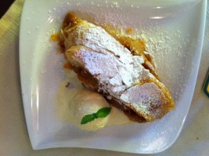 Marillenstrudel - Wiener Wiaz'Haus - Wien