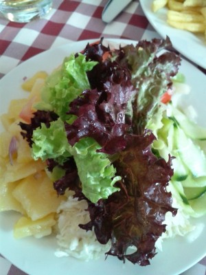 Simmeringer Landbier - Gemischter Salat (EUR 3,20) - Simmeringer Landbier - Wien