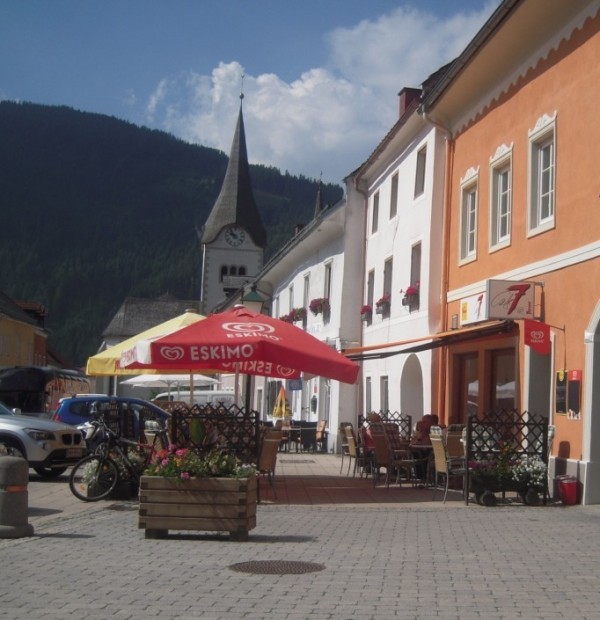 Gastgarten tagsüber - Cafe 7 PR - Oberwölz