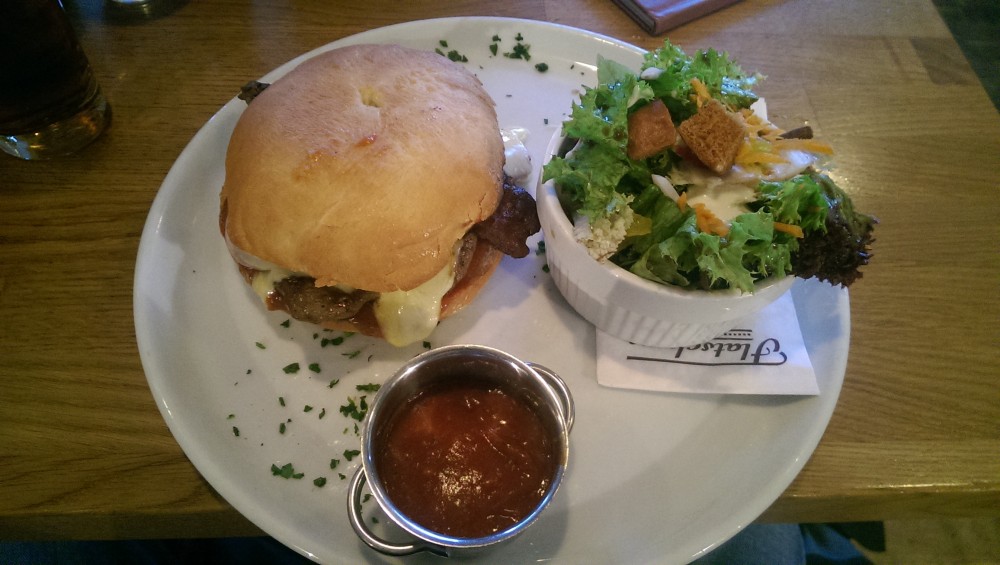 D.C. Steakhouse Burger mit Grünzeug (statt Pommes) - Flatschers - Wien
