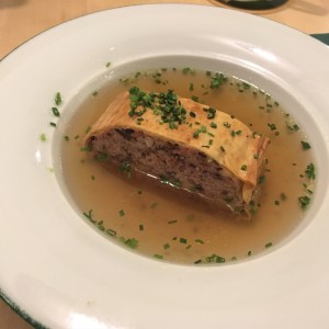Rindssuppe mit Fleischstrudel - GösserBräu - Graz