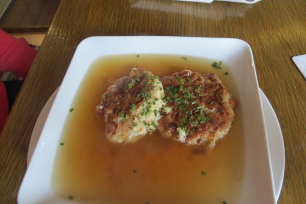 Kaspressknödelsuppe - Gasthaus Marienhof - Wald im Pinzgau