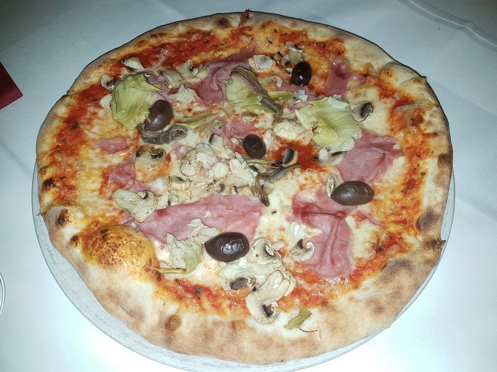 Pizza Capricciosa - Tiziano - Wien
