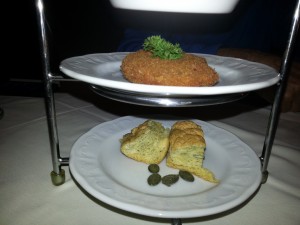 gebackenes Blunzenradl und Einlage zur Kürbiscremesuppe - Restaurant Bedernik - Achau