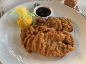 Wiener Schnitzel, klassisch und sehr gut - Hotel Schloß Dürnstein - Dürnstein