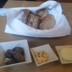 Gedeck mit Brot Liptauer und aufgeschlagener Butter - El Gaucho - Baden bei Wien