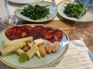 Chorizo, Pimentos di padron, tadellos - Paco - Wien