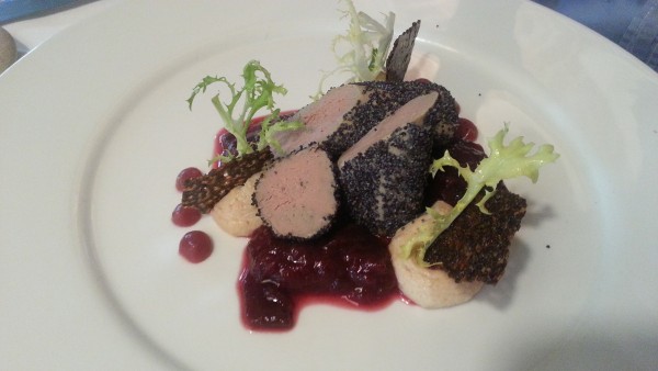 Geflügelleberparfait mit Zwetschke, Waldviertler Graumohn und Brioche - Hofmeisterei Hirtzberger - Wösendorf in der Wachau