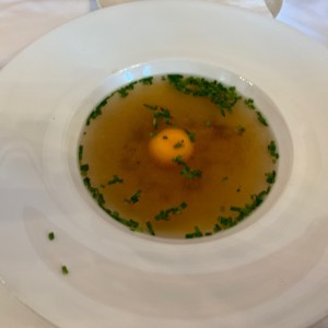 Bouillon mit Ei, hervorragend. - Stern - Wien