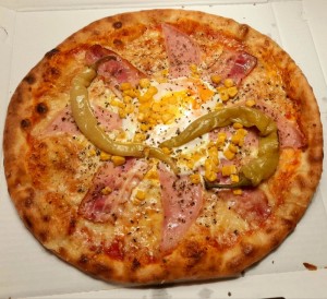 Provenciale mit Ei - Pizzeria Alfonso - Alland