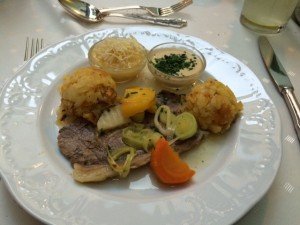 Altwiener Schmankerlreise: Tafelspitz mit Rösti, Schnittlauchsauce und Apfelkren - Restaurant Stefanie - Wien