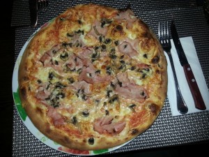 Pizza Prosciutto e Funghi - Sale e Pepe - Wien