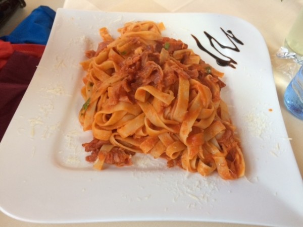 Tagliatelle in Tomatensauce mit Schinken - A Tavola - Bad-Vöslau