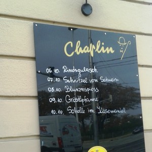 Chaplin - Außenwerbung Menüs - Chaplin - Wien